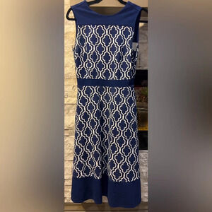 Lands End size 4 blue and white graphic dress a-line